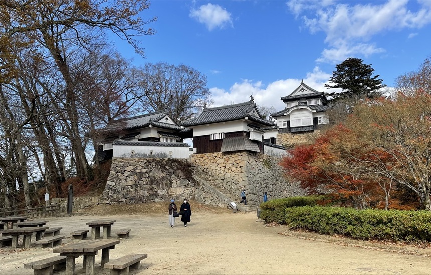 備中松山城　修築記念　三つ巴　灰皿 備中松山城の重要文化財 - 高梁市公式ホームページ